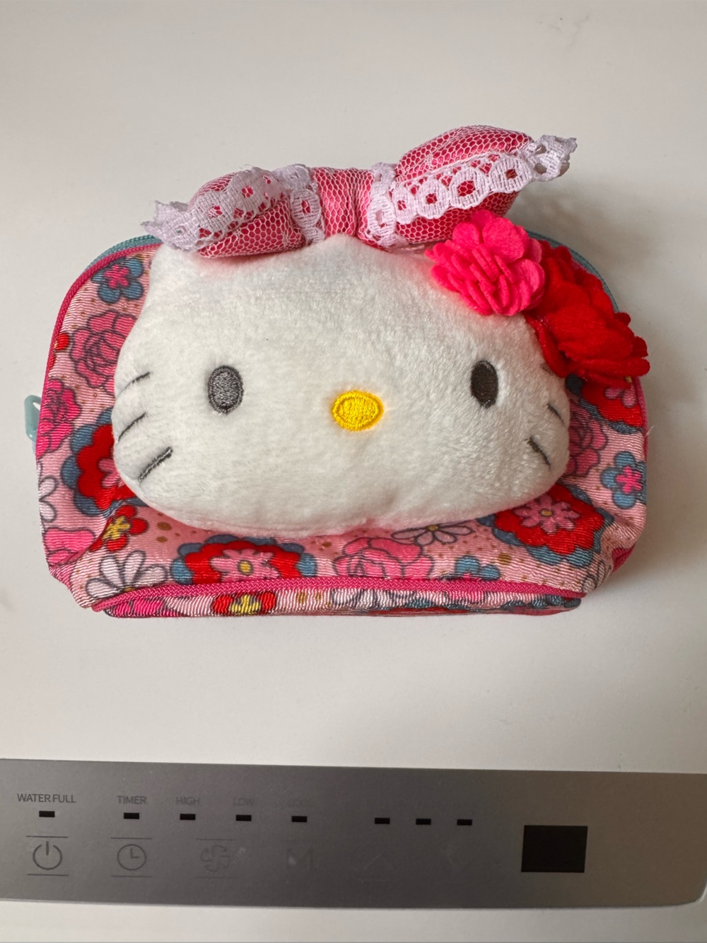 Hello kitty mini pouch